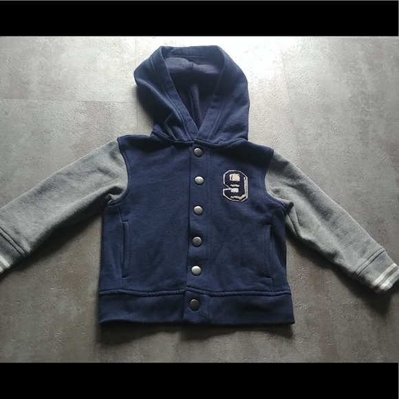 Boys size 3 hoody - Picture 1 of 1